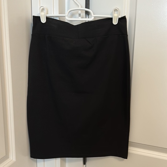 NWT Fabletics Leslie Pencil Skirt - Picture 4 of 4